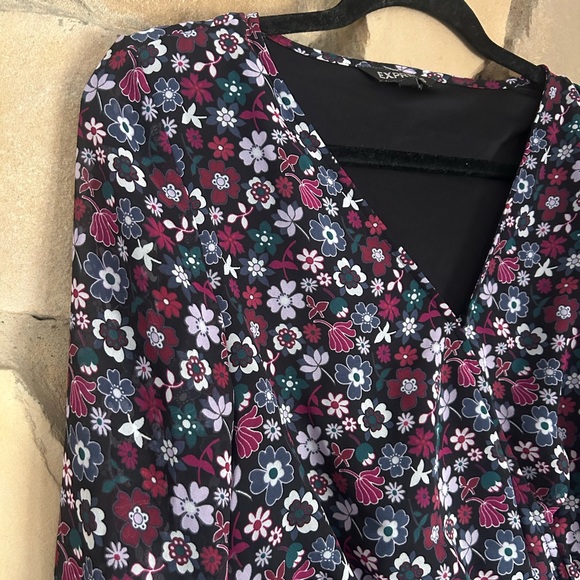 Express Floral Dress - Picture 4 of 6